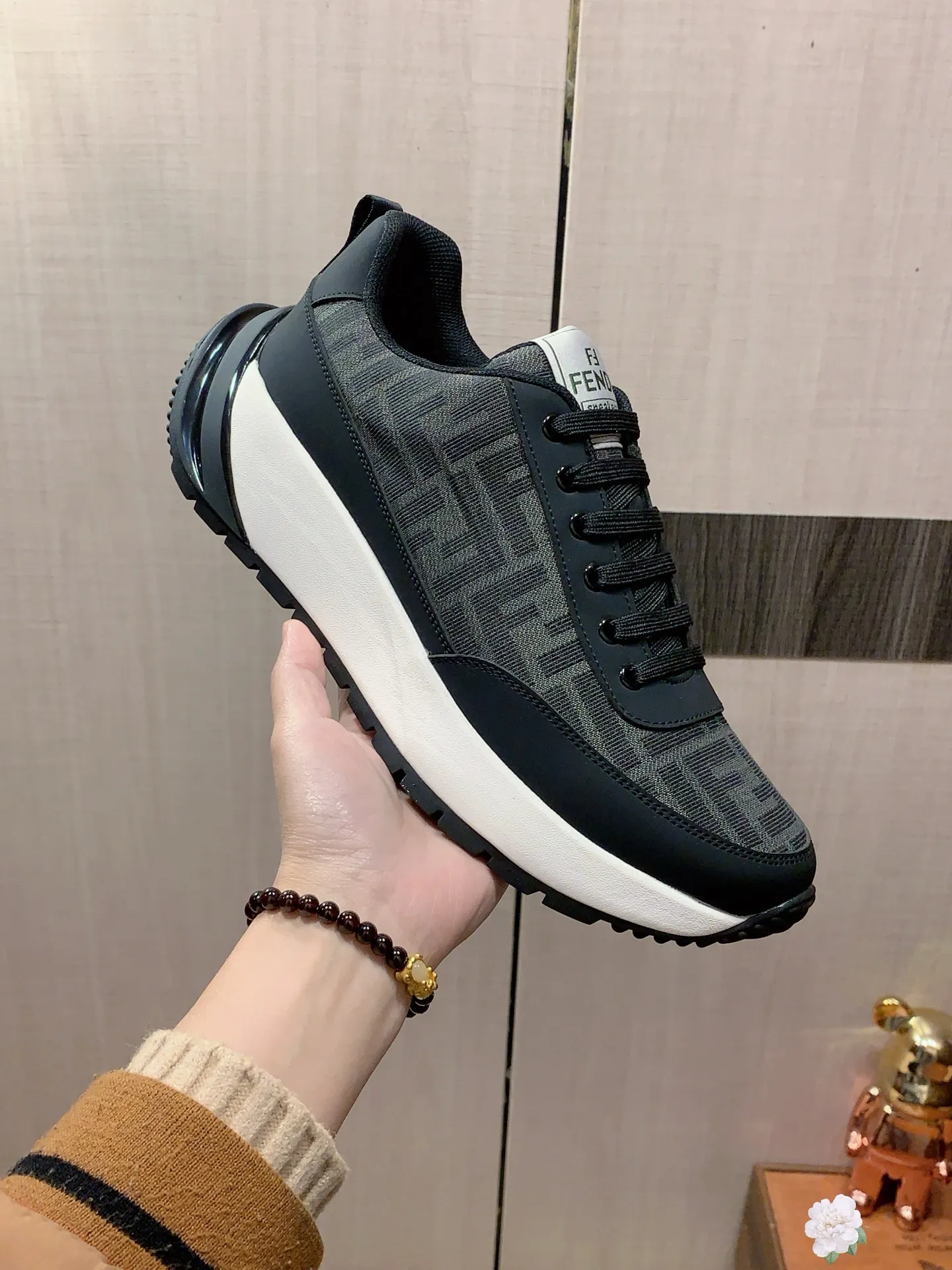Men's men's shoes💰460💰💰🎩🎩[Lightning][Lightning] "FENDI*" The latest and most popular casual shoes, top brand [Seduce] luxury~purchase, top~quality. [Strong] The upper is made of imported breathable cowhide with material ➕ breathable sheepskin feet (•) and fine workmanship. The original stylish and stylish soft rubber wear-resistant and non-slip outsole is light and comfortable on the feet. The real thing looks better when photographed. 305: code: 38-44, 2️⃣ colors selected